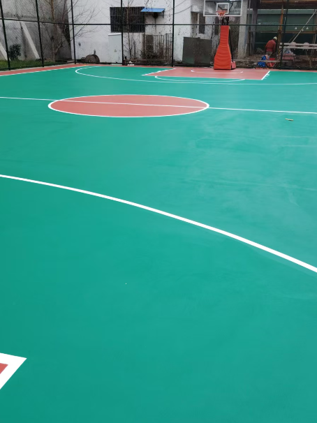 宜黄 球场长期使用易出现地面开裂